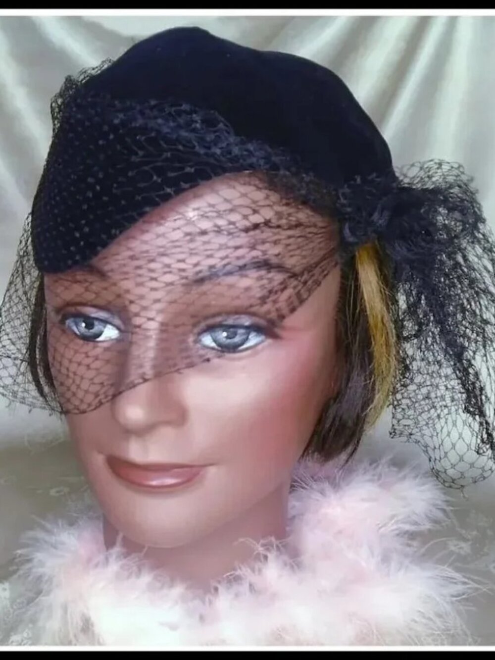 Black Velvet Hat, Cloche Vintage 30s 1930s Old Hollywood Glamour Neo-Noir - Picture 4 of 7